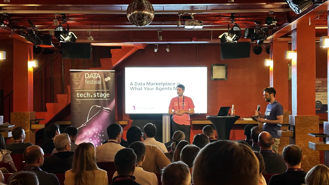 Dr. Simon Harrer presenting A Data Marketplace is What Your Agent Needs at DATA Festival 2026 in Munich